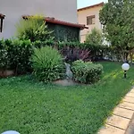 House Near Case de vacanță Skála Foúrkas